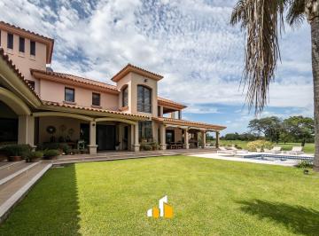 Casa · 900m² · 6 Ambientes · 4 Cocheras · Casa en Venta en Las Delicias