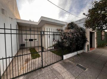 Casa · 81m² · 4 Ambientes · Casa en Castelar Norte