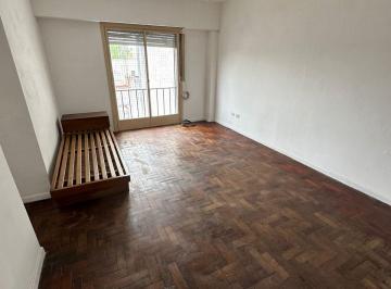 Departamento de 2 ambientes, Villa Luro · Dto 2 Amb C/fte Luminoso!