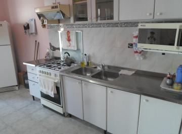 Casa de 3 ambientes, La Plata · Impecable Casa de 3 Dorm. en PH con Garage - Acepto Monoambiente