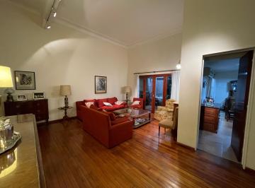 LIVING ROOM · Venta. - Apto Credito - Hermoso PH Tipo Casa 5 Amb con Patio y Terraza - Coghlan.