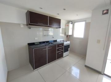 Departamento de 2 ambientes, Quilmes · Departamento de 2 Ambientes Semipiso con Balcón en Quilmes Centro