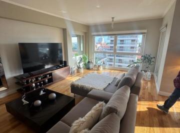 Departamento · 135m² · 4 Ambientes · 2 Cocheras · Venta - Piso Cuatro Ambientes en Edificio Magna.