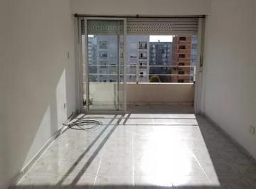 Departamento de 3 ambientes, La Plata · Departamento en Alquiler en La Plata | 1 Dormitorio y Balcón!
