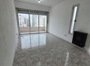 Departamento de 3 ambientes, La Plata · Departamento en Alquiler en La Plata | 1 Dormitorio y Balcón!