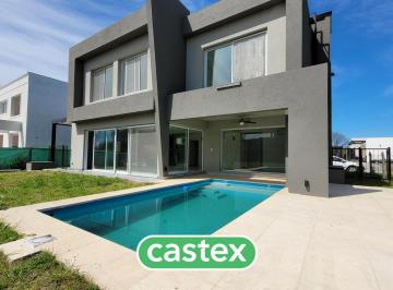 Casa · 240m² · 5 Ambientes · 2 Cocheras · Casa en Venta en Lagoon Pilar
