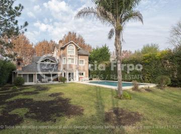 Casa · 329m² · 7 Ambientes · 2 Cocheras · Casa en Santa Maria de Tigre