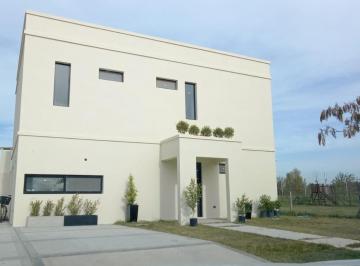 Casa · 176m² · 4 Ambientes · 4 Cocheras · Casa en Acacias en Alquiler Temporario o Anual