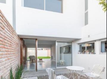 Casa · 130m² · 4 Ambientes · 2 Cocheras · Duplex en Chacra del Norte