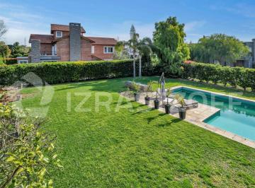 Casa · 242m² · 6 Ambientes · Casa Sólida, Doble Pared, en Excelente Lote Interno Isla Chica Venta Sta Bárbara