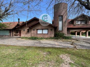 Casa · 275m² · 5 Ambientes · 8 Cocheras · Casa en Venta Country Club Banco Provincia
