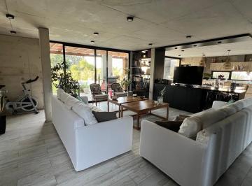 Casa · 180m² · 5 Ambientes · Casa en Arenas del Sur