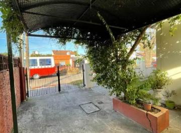 Casa de 3 ambientes, Morón · Casa en Venta. Lote Amplio