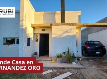 Casa · 77m² · 3 Ambientes · 1 Cochera · Casa en Venta Fernandez Oro
