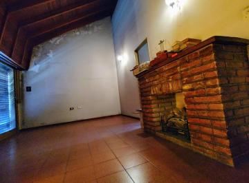 Casa · 171m² · 5 Ambientes · 1 Cochera · Venta Casa 6 Ambientes en Morón Centro