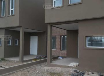 Casa · 118m² · 3 Ambientes · 1 Cochera · Casa Dúplex en Venta en Plottier, Neuquén, Patagonia