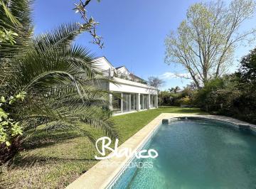 Casa · 373m² · 7 Ambientes · 1 Cochera · Casa en Venta en La Lomada, Pilar, G. B. a. Zona Norte
