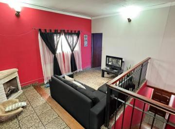 PH · 102m² · 4 Ambientes · 1 Cochera · Depto. 4 Amb. en 1er Piso, con Cochera, Fondo Libre y Quincho! R. de Escalada
