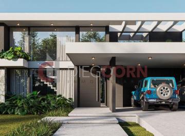 Casa · 369m² · 5 Ambientes · 6 Cocheras · Venta Casa 5 Amb Fondo Verde y Vista Al Agua, Terravista.