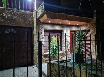 Casa · 232m² · 6 Ambientes · 2 Cocheras · Casa en Gonnet