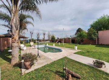 Casa · 90m² · 3 Ambientes · 2 Cocheras · Casa en Venta Campana