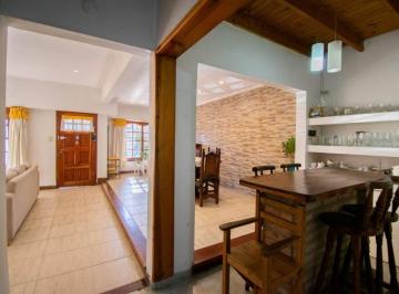 Casa · 120m² · 5 Ambientes · 3 Cocheras · Venta - Casa 3 Dorm. - La Plata