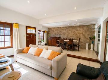 Casa · 120m² · 5 Ambientes · 3 Cocheras · Venta - Casa 3 Dorm. - La Plata