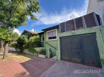 Casa · 158m² · 4 Ambientes · 1 Cochera · Oportunidad Casa en Lote Propio a Reciclar - Toma Departamento en Parte de Pago