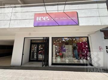 Local comercial · 73m² · 2 Ambientes · 1 Cochera · Local Venta Centro, 73 m² con Salón Comercial, Depósito, Cocina y Baño