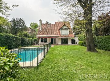 Casa · 228m² · 9 Ambientes · 1 Cochera · Casa en Venta en Olivos Golf Club