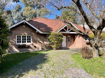 Casa · 154m² · 4 Ambientes · 2 Cocheras · Casa en Venta con Renta en Pilar del Lago
