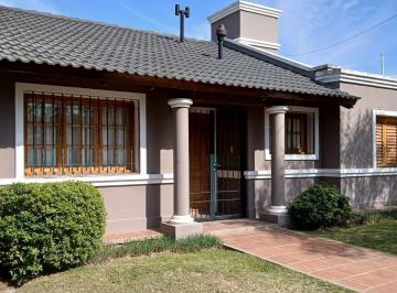 Casa de 7 ambientes, Córdoba · Granja de Funes ★ 3 Dorm ★ Cocina Comedor Living Comedor y Piscina