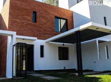 Casa · 105m² · 6 Ambientes · 1 Cochera · Duplex en Housing Alto Rivera - 3 Dorm.