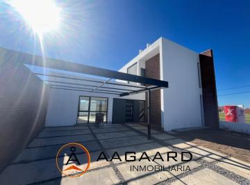 PH · 120m² · 4 Ambientes · 2 Cocheras · Quebrada de Manantiales Casa en Venta 3 Dorm. 2 Baños