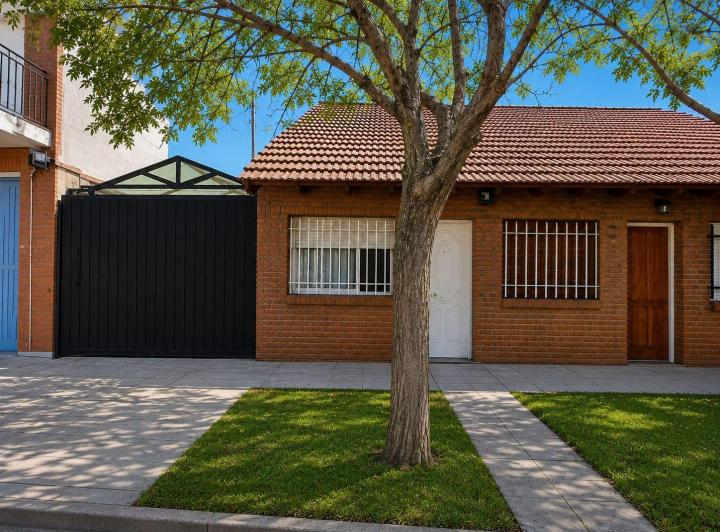 Casa · 42m² · 2 Ambientes · 2 Cocheras