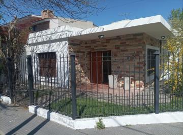Casa · 150m² · 4 Ambientes · 1 Cochera · Venta Casa 4 Ambientes - Berazategui