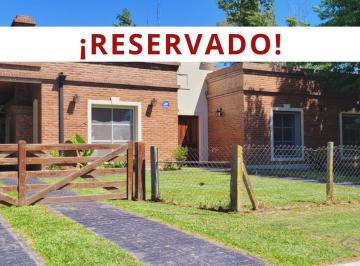 Casa · 128m² · 4 Ambientes · 2 Cocheras · Venta Casa 4 Ambientes con Pileta en Aero Country Club General Rodriguez