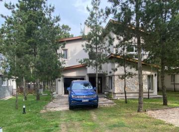 Casa · 250m² · 4 Dormitorios · Costa Esmeralda - Senderos IV 524 - Alquiler