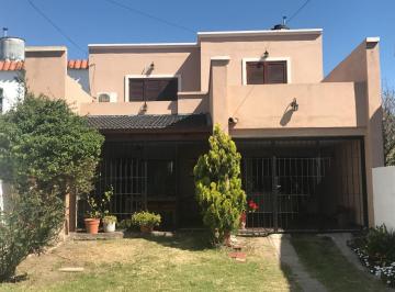 Casa · 200m² · 5 Ambientes · 5 Cocheras · Se Vende Casa 3 Dormi C/patio en B° P. D. l. Andes