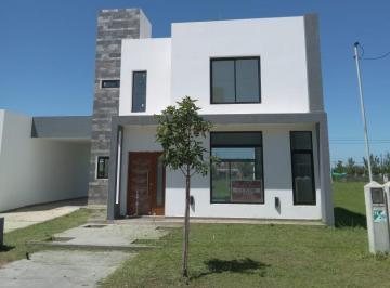 Casa de 3 ambientes, Malagueño · Hermosa Casa! Categoria - Tejas 4 - Consulte Financiacion
