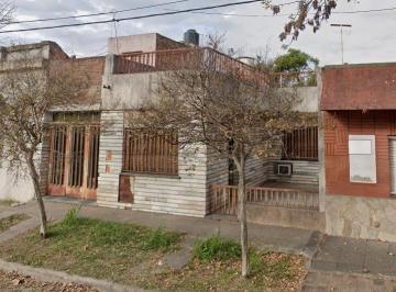 Casa · 185m² · 4 Ambientes · Casa en Cinco Esquinas con Cochera