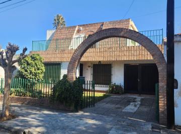 Casa de 3 ambientes, Córdoba · A m de R20 - Casa 3 Dorm - Hab de Servicio - Exc Ubicacion