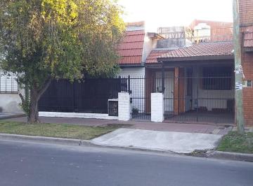 Casa de 4 ambientes, Lanús · Casa en Venta - Lote Propio - Amplio Frente