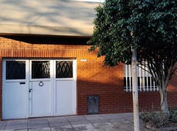 Casa · 64m² · 3 Ambientes · 1 Cochera · Casa en Villa Insuperable
