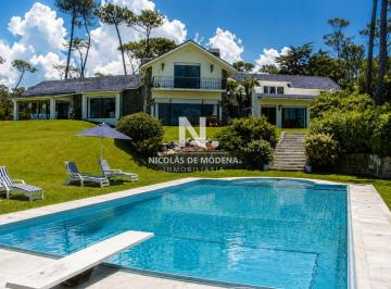 Foto1 · Amplia Casa en Venta en Playa Mansa, Punta del Este