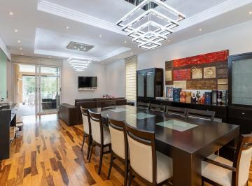 Casa · 372m² · 10 Ambientes · 2 Cocheras · Venta - Casa - 10 Ambientes - Kentucky, Funes.