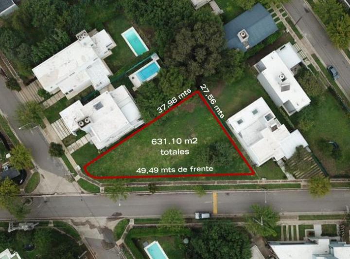 Terreno · 690m²