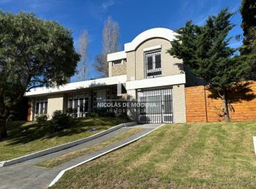 Foto1 · Excepcional Casa en Venta de 4 Dorm.