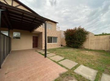 Casa · 111m² · 4 Ambientes · 1 Cochera · Venta Casa Funes Barrio Abierto La Cardera 3 Dorm. Pileta Piscina