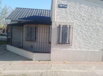 Casa de 3 ambientes, Lomas de Zamora · Chalet Reciclado 3 Ambientes V/d Retasado!